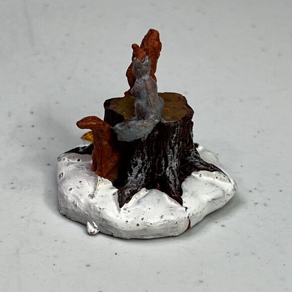 Vintage Lemax Chipmunks Christmas Village Figurine From 2003 - Picture 5 of 8